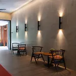 Luxury Skyline Suite By Psm